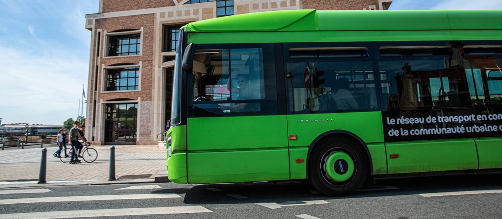 Des bus 100% accessibles. Tous les véhicules sont équipés de rampes pour les personnes à mobilité réduite.