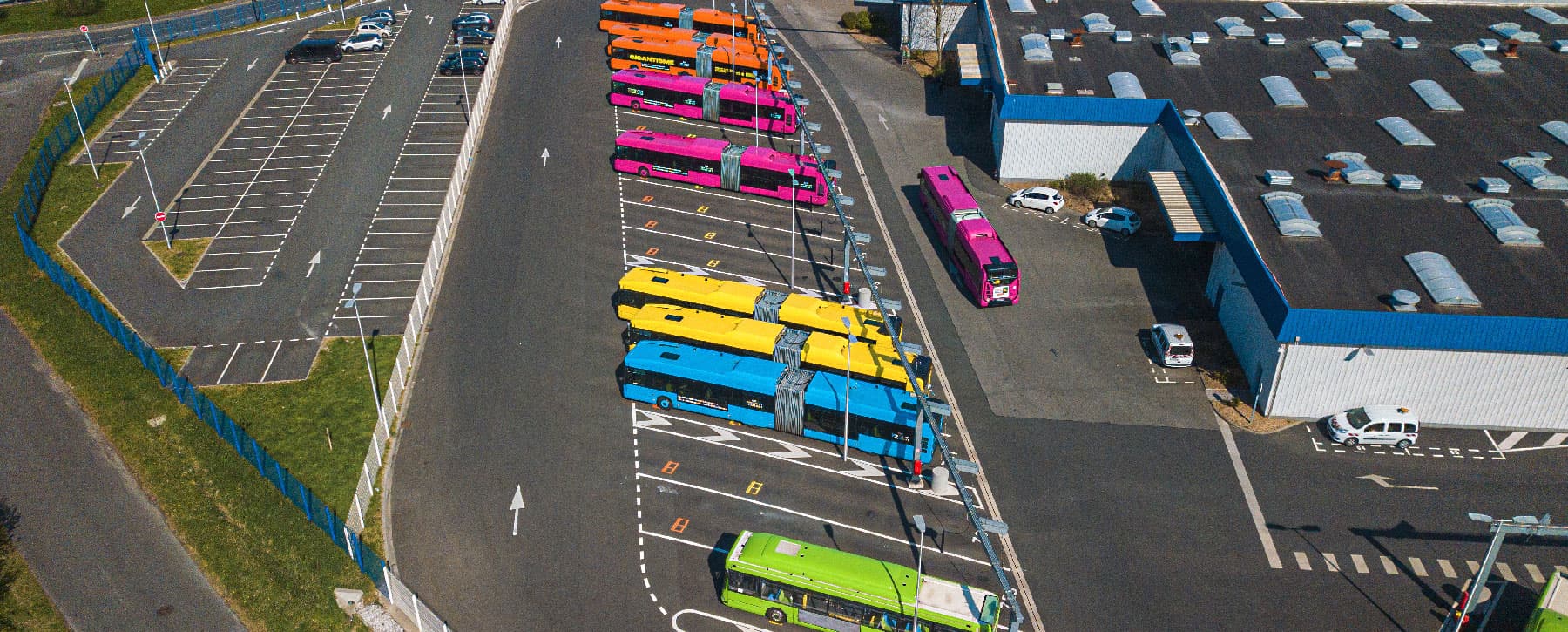 Le confort à bord. Wifi gratuit, ports USB, écrans d’information voyageurs et équipements pensés pour le confort.